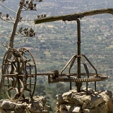 <font size="2"> Innerhalb der Klostermauern gibt es eine Ausstellung mit alten landwirtschaflichen Geräten. Vermutlich ist dies hier eine Wasserhebeanlage. <br /> <font size="2"> Innerhalb der Klostermauern gibt es eine Ausstellung mit alten landwirtschaflichen Geräten. Vermutlich ist dies hier eine Wasserhebeanlage. <br />